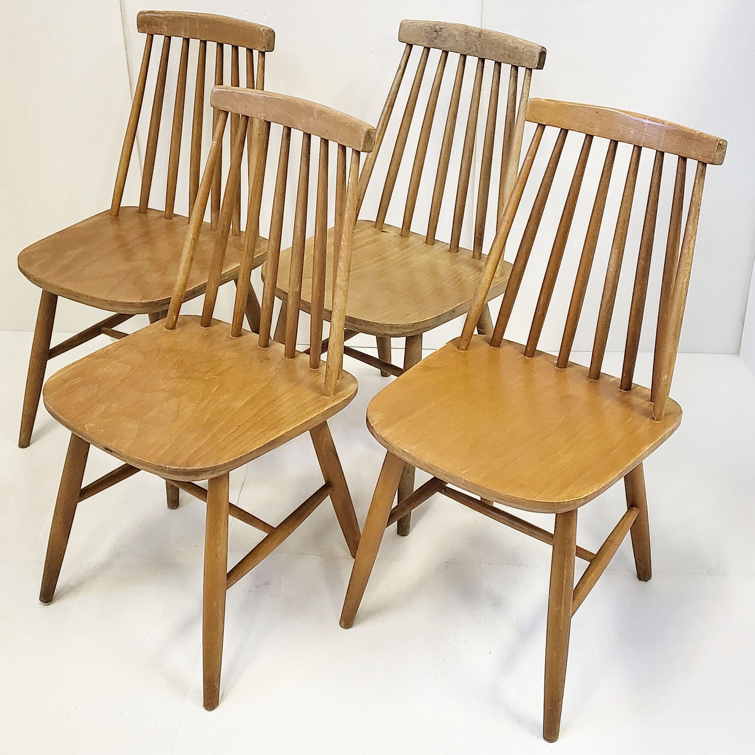 Suite of 4 vintage Scandinavian chairs 1960