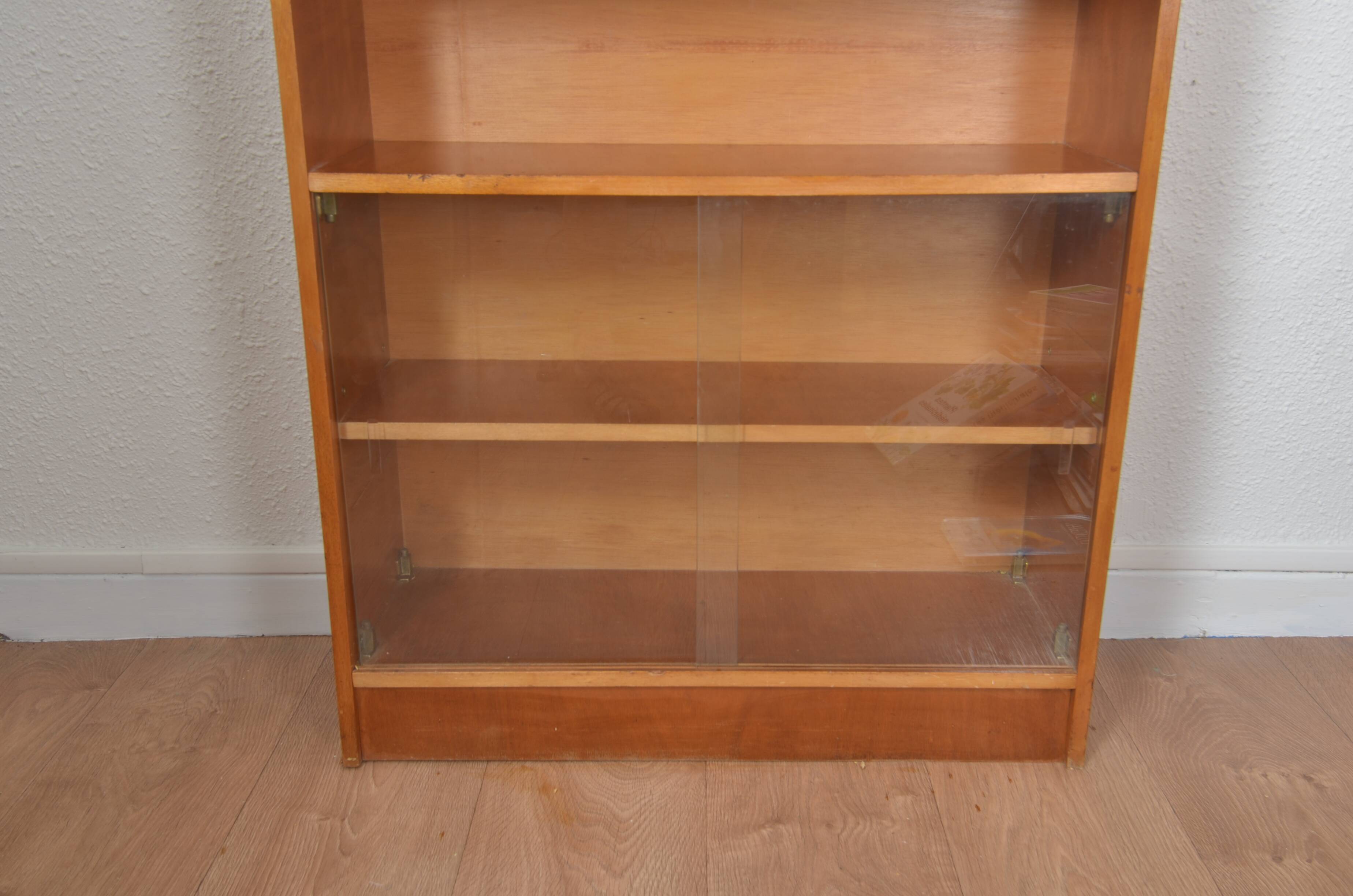 Vintage display cabinet in wood veneer, 1950s-1960s.