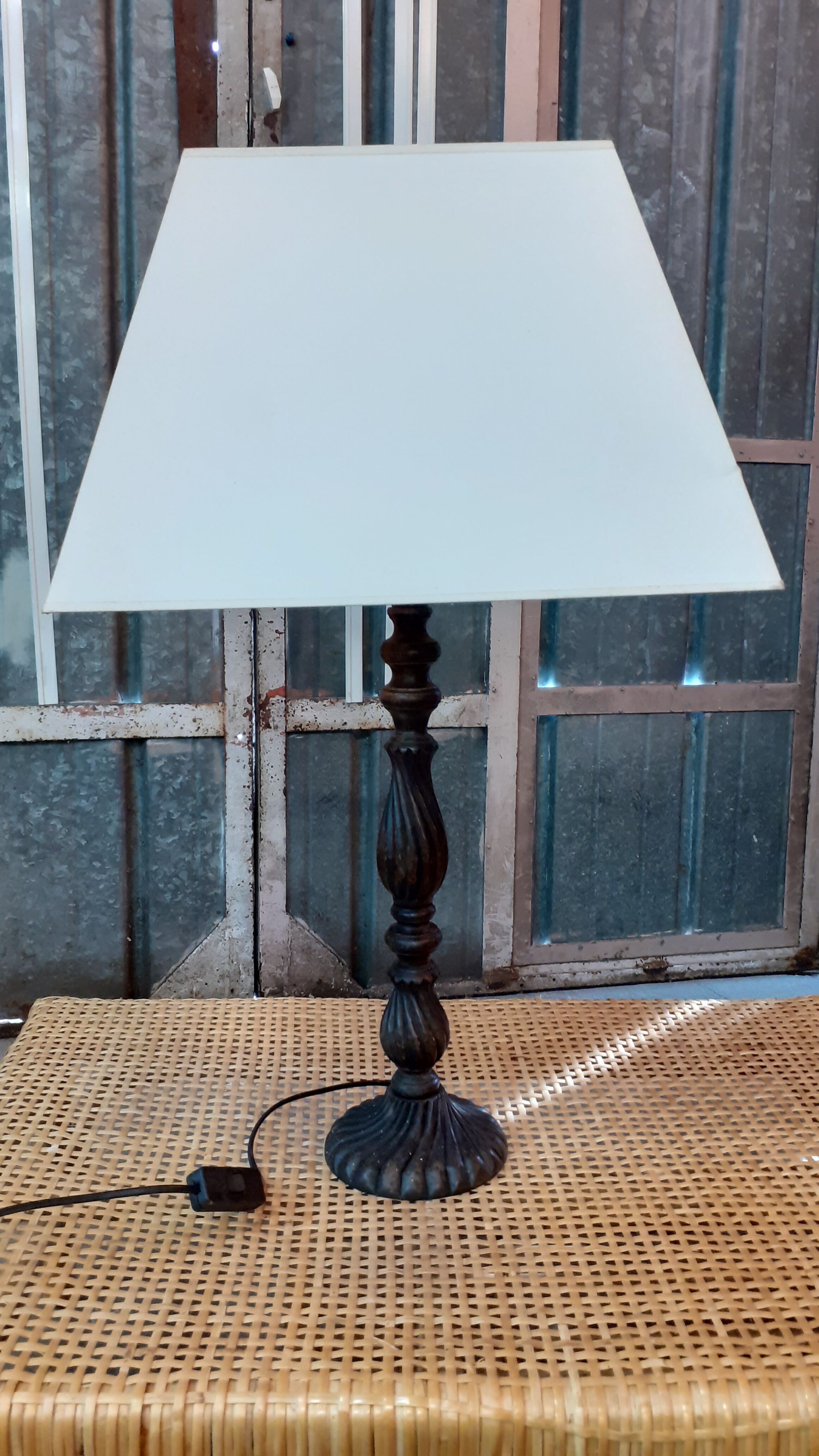 Table lamp