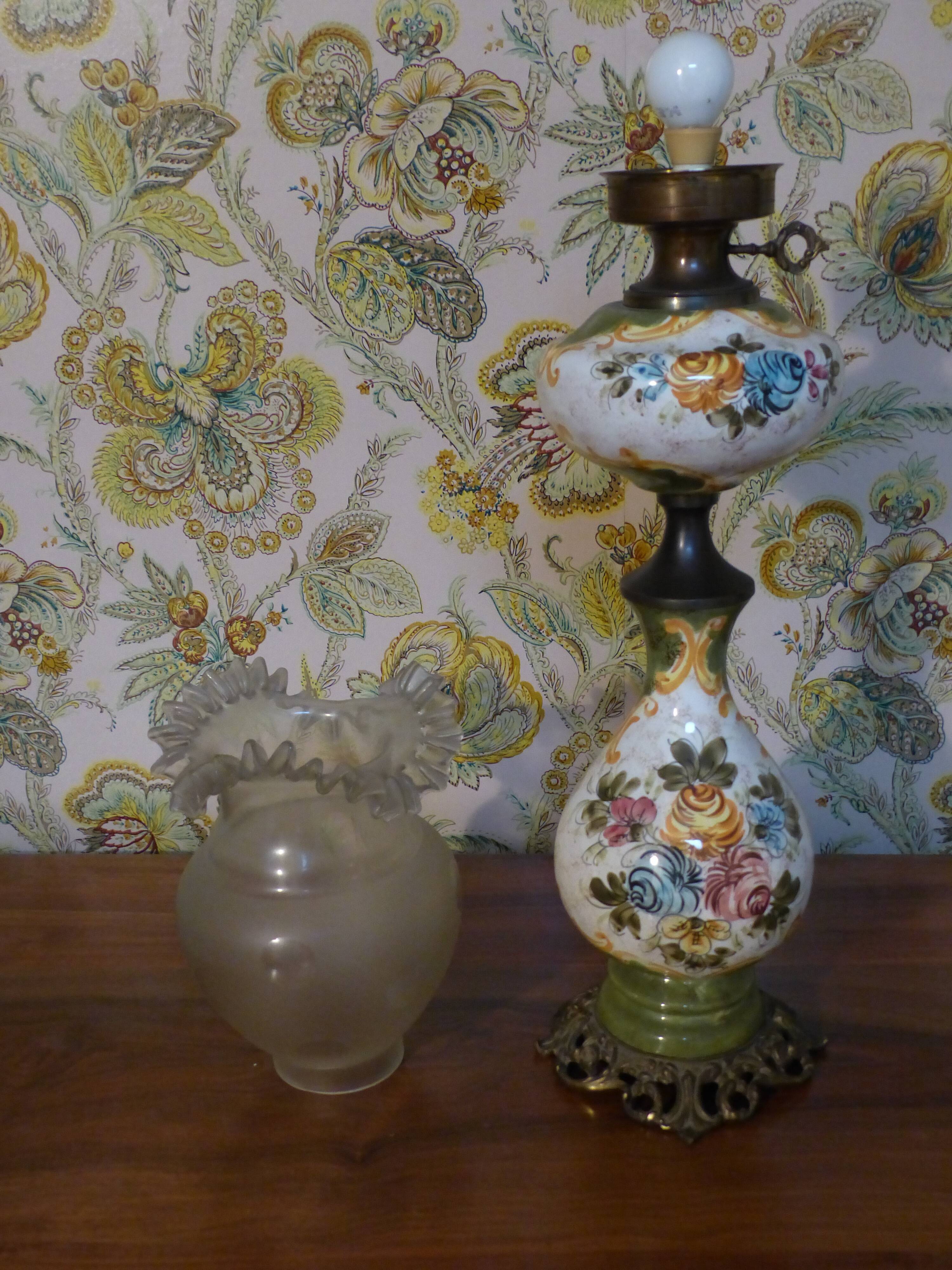 Painted ceramic lamp & lampshade glass lace