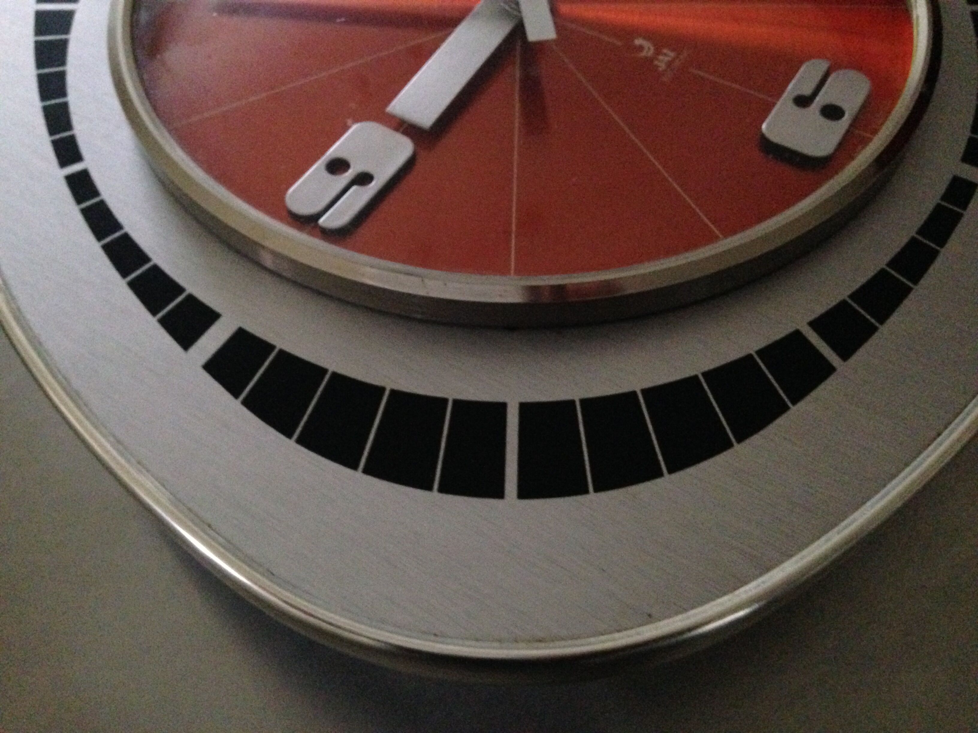 Pendule vintage par Jaz electronic des années 70