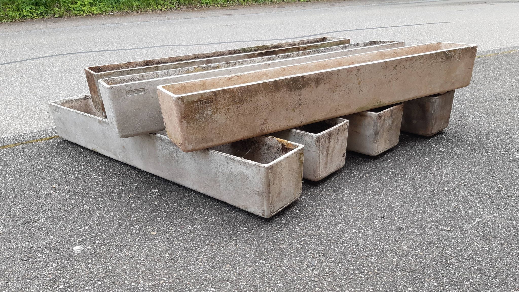 Set of 7 planters from the 1960s.