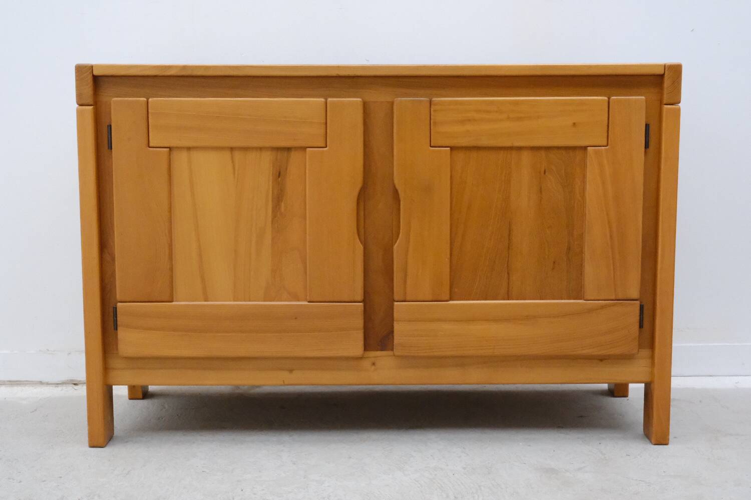 Maison REGAIN 2-door sideboard in solid elm