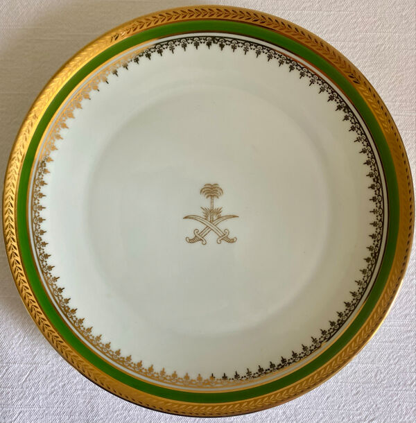 Assiette Tharaud Limoges “Monaco” — Service diplomatique, armoiries Ar