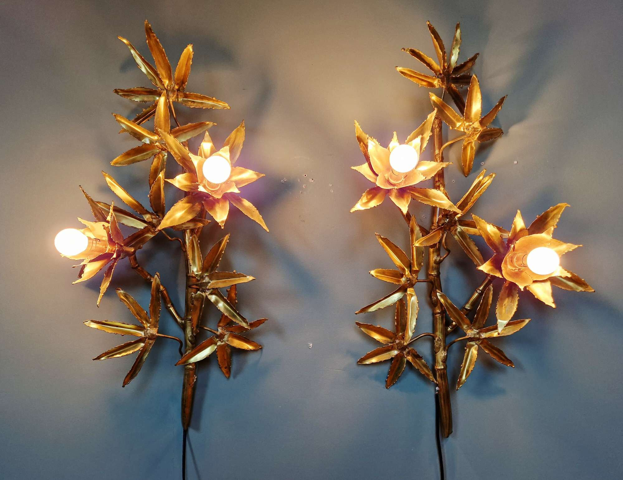 Large pair of brass wall sconces, Maison Jansen, 1960-70.