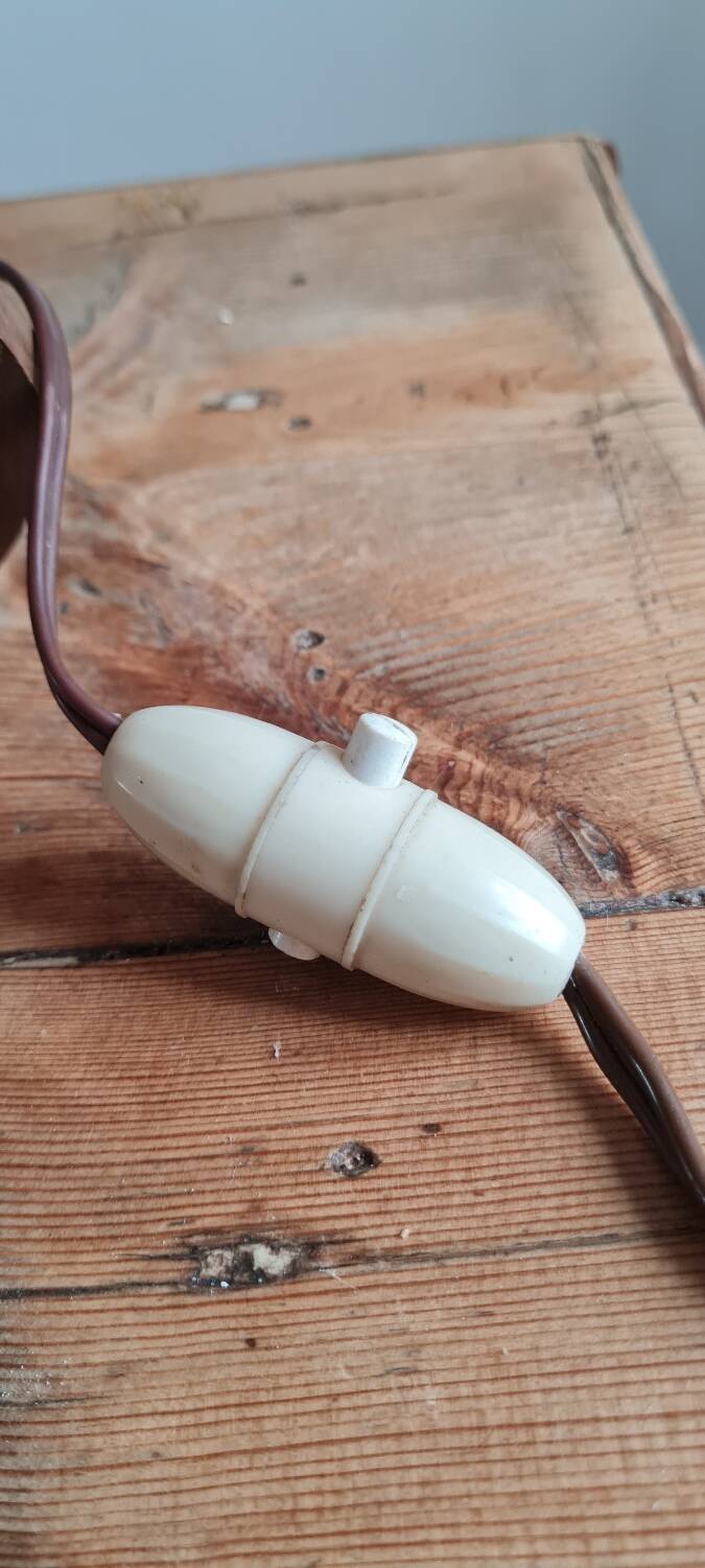 Table lamp in turned wood