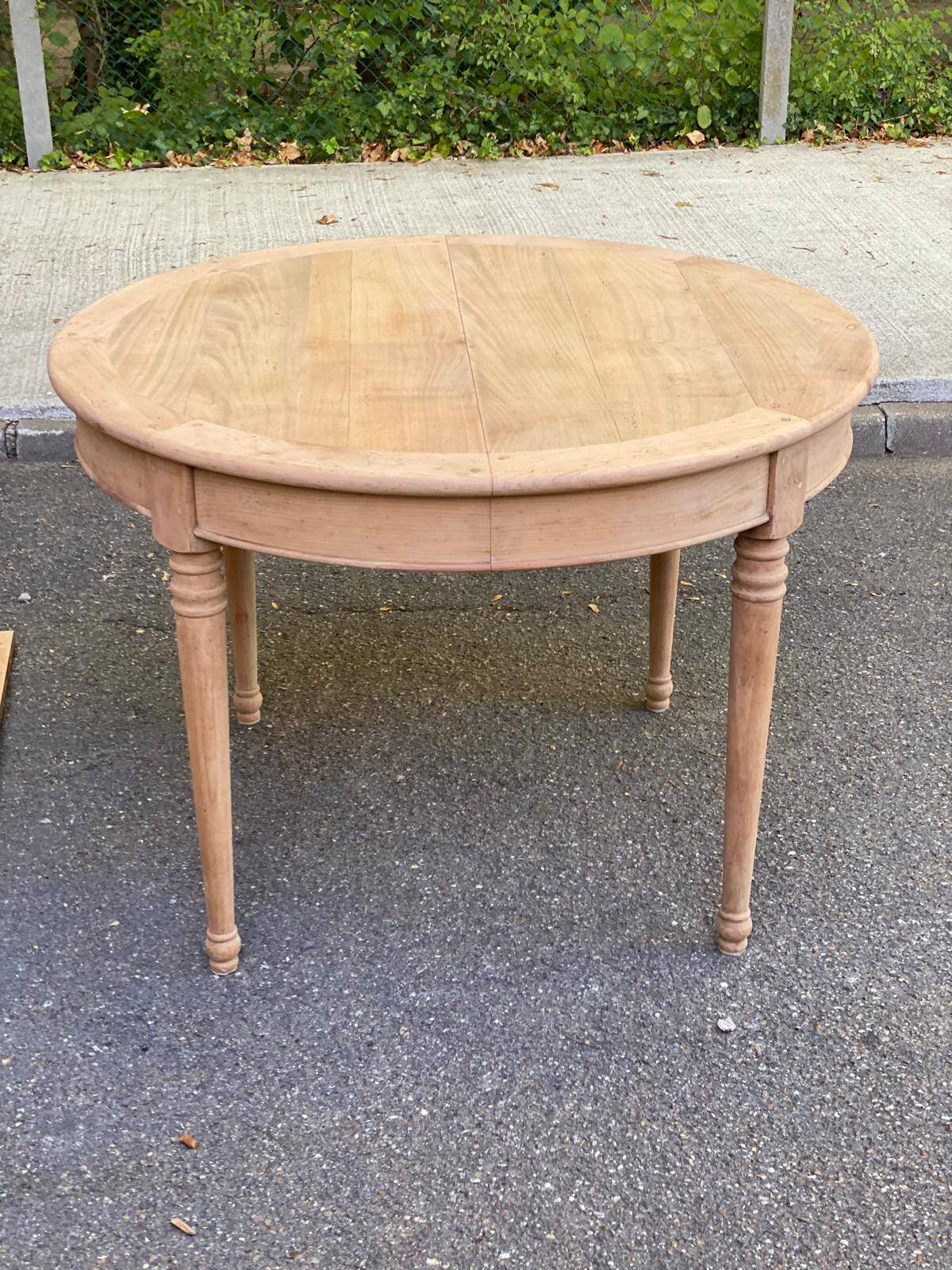 Round dining table Louis Philippe stripped in raw solid cherry wood Italy