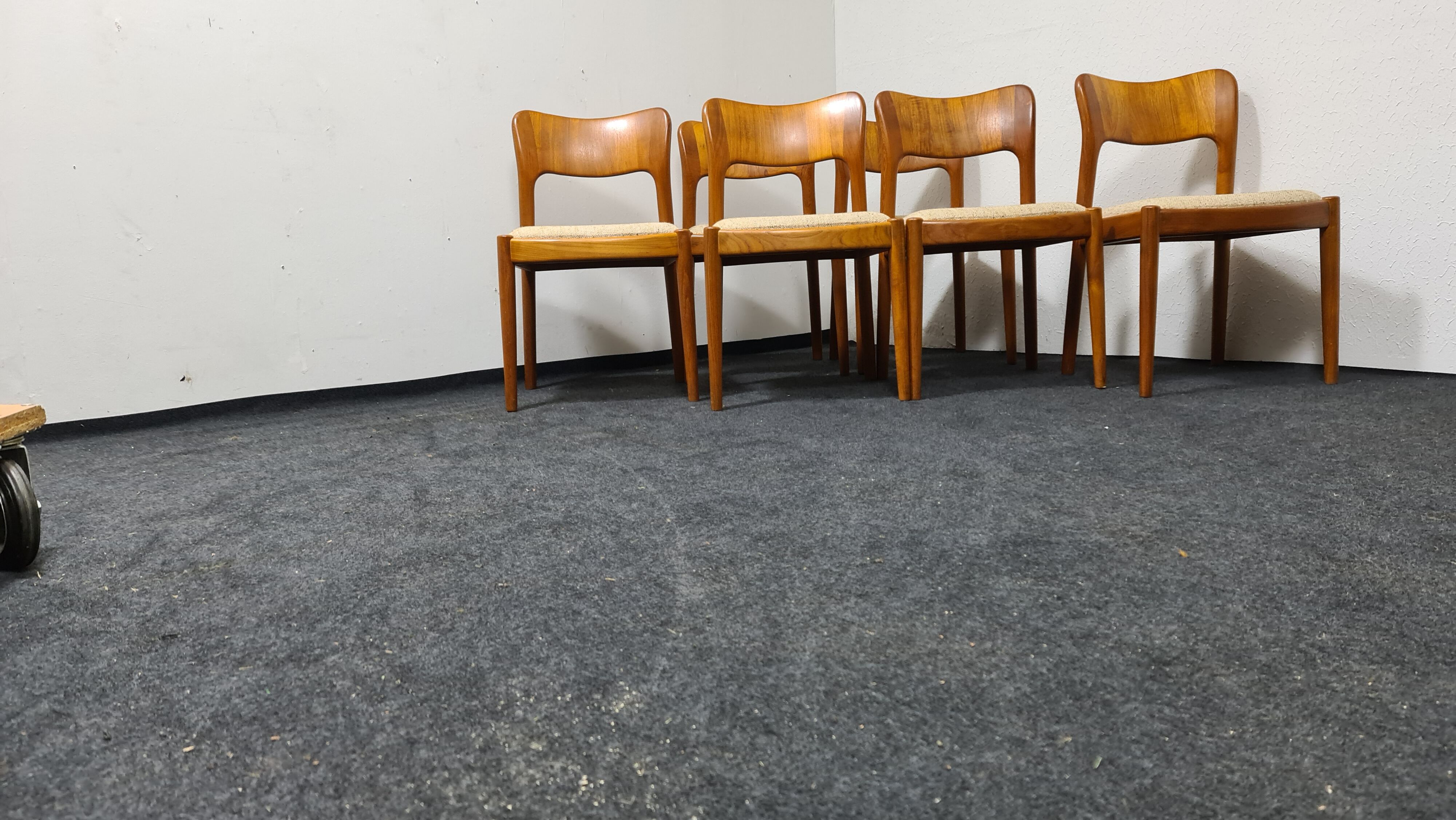 A set of six vintage Danish design dinning chairs by Niels Koefoed