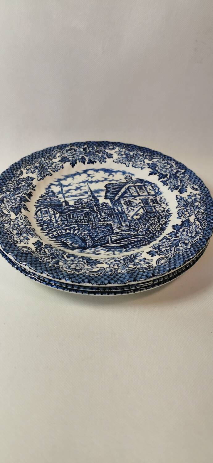 3 Grindley Royal Tudor Merrie Olde England Dessert Plates
