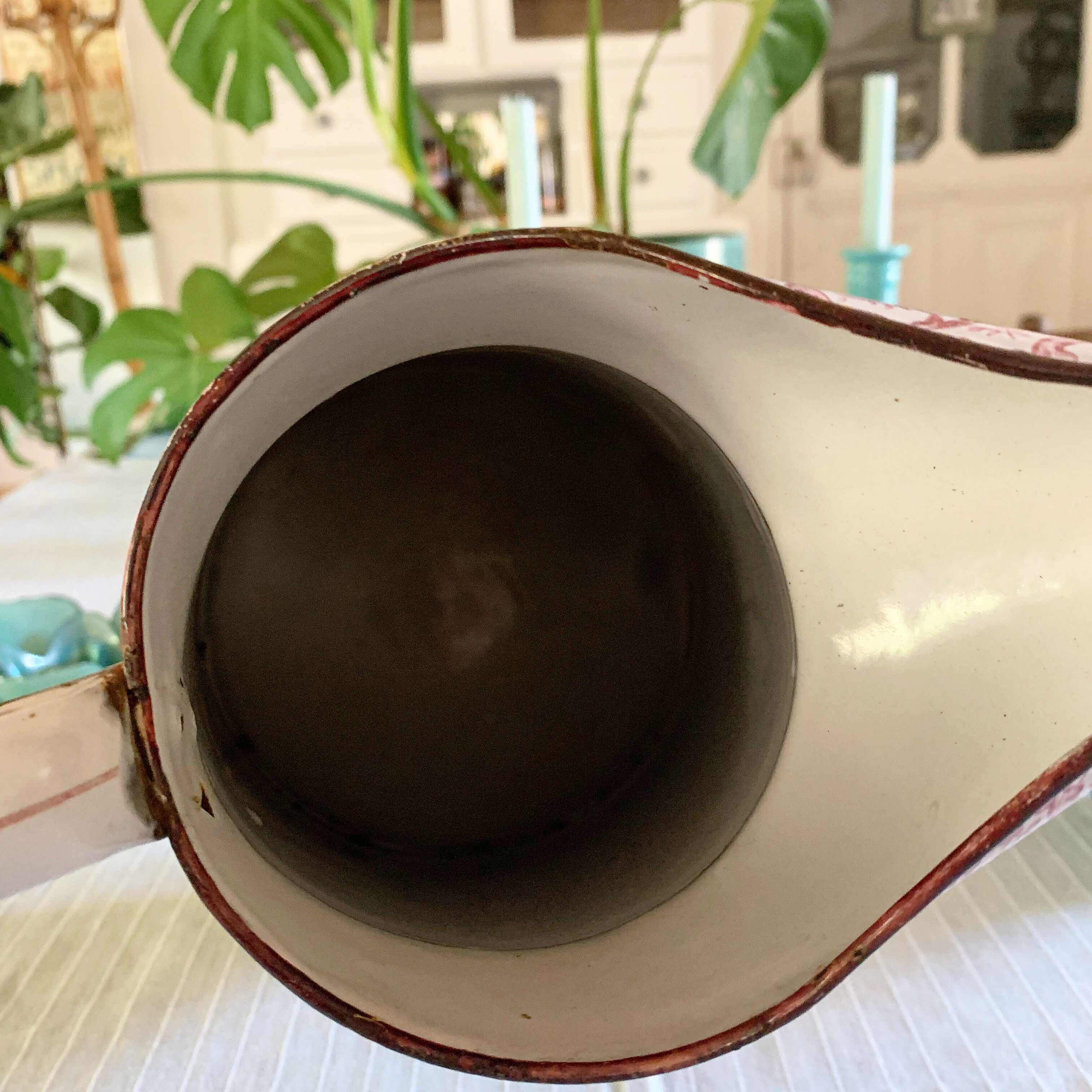 Broc vintage enamel pink and white