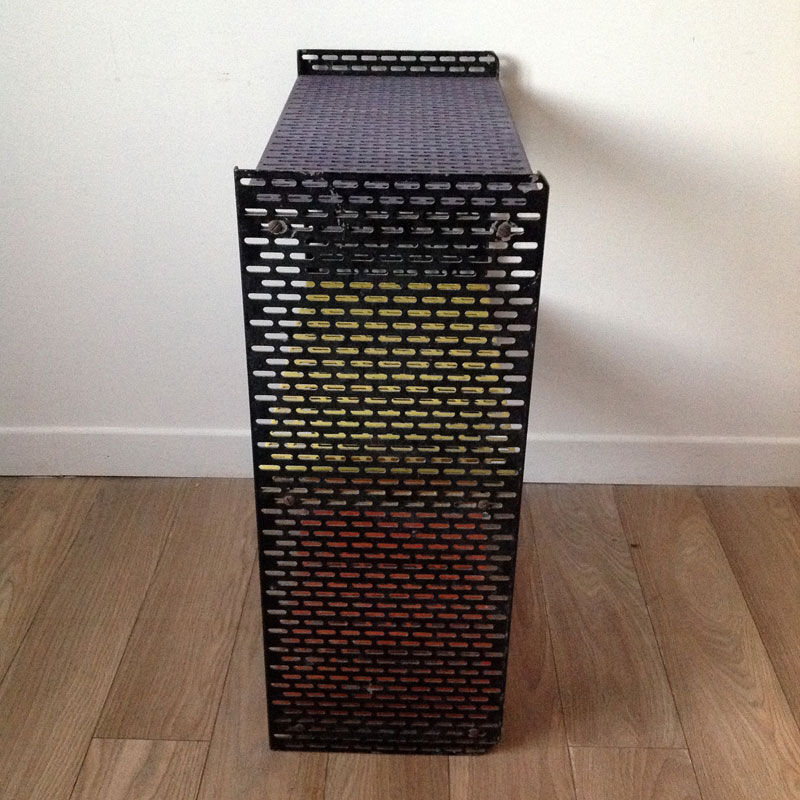 Etagère métallique