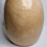 Brutalist monoxyle stool in solid mango wood, organic shape, 37 cm.