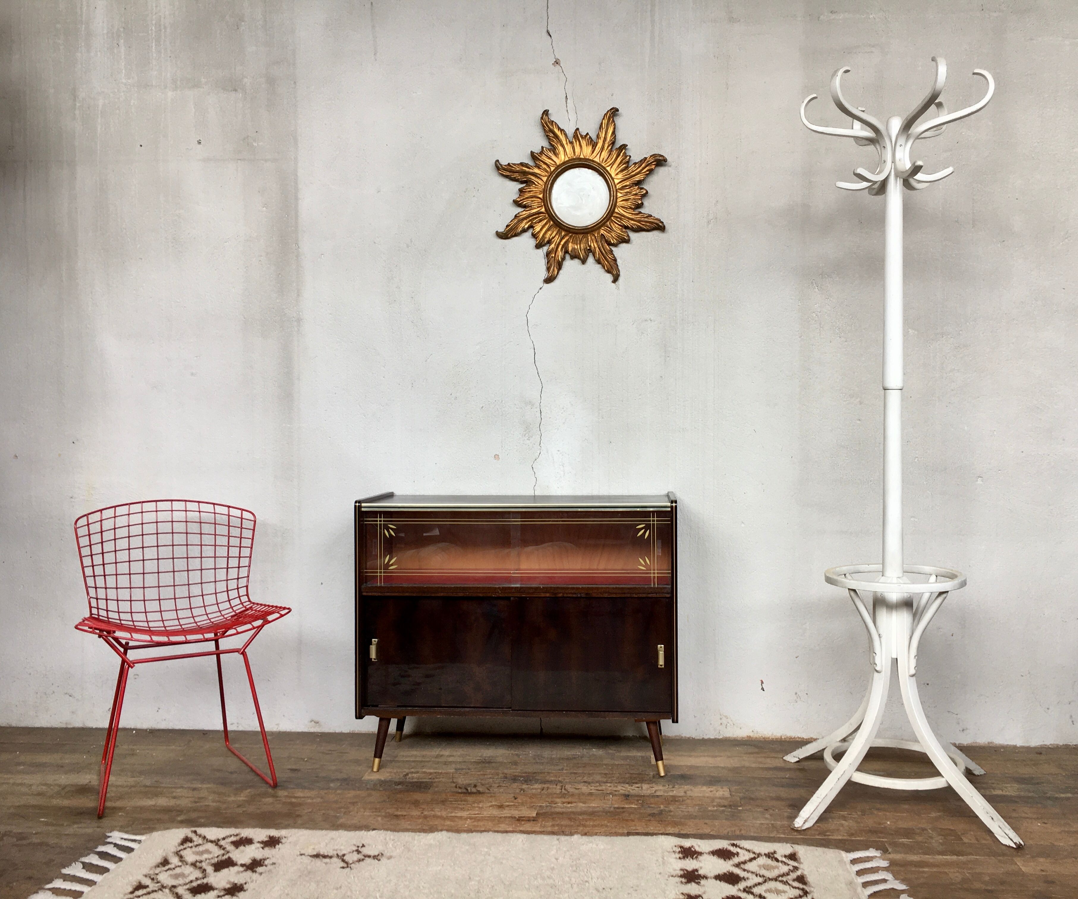 Enfilade feet compass 1960