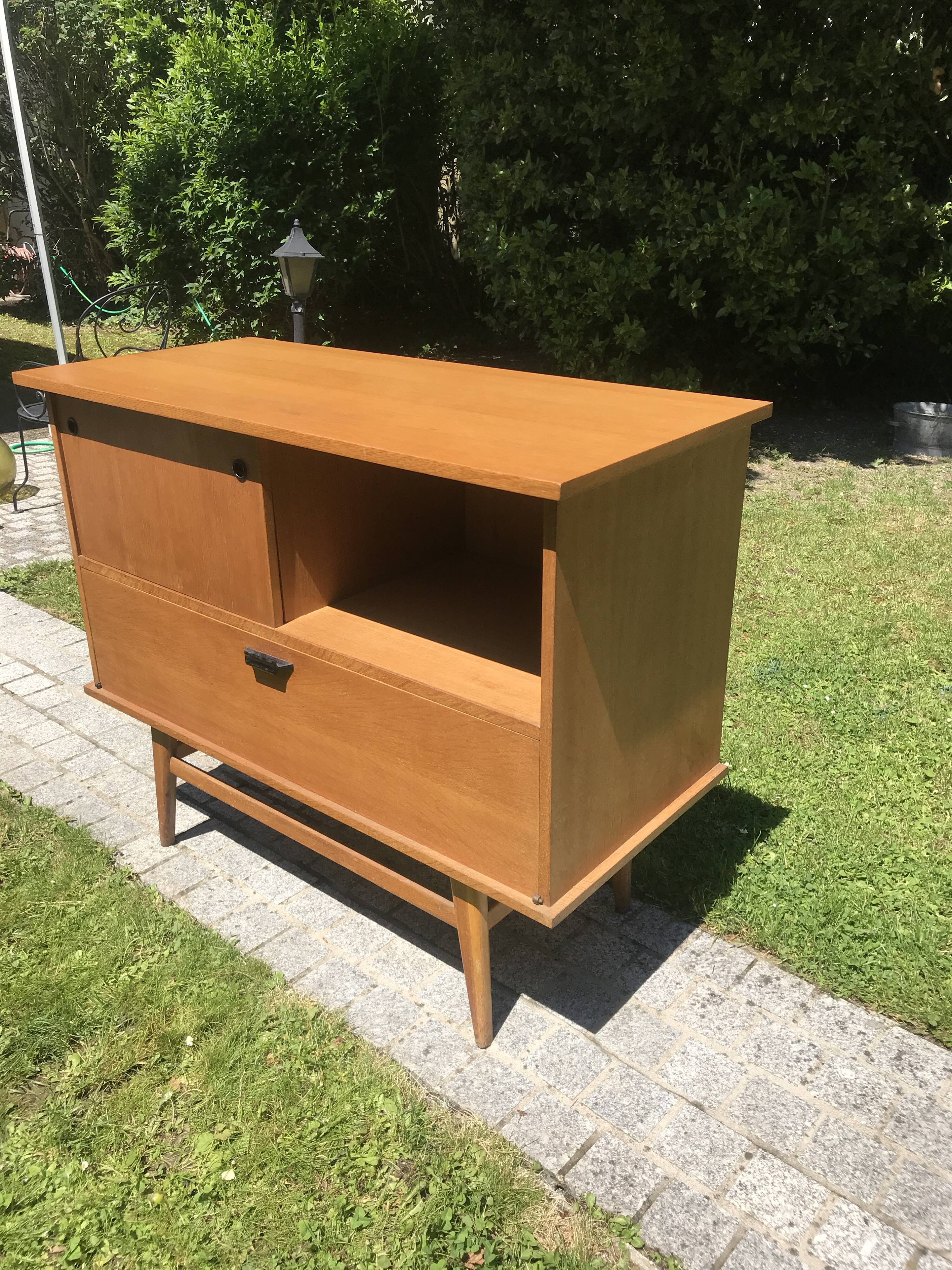 Small sideboard vintage HiFi 1950 feet compass