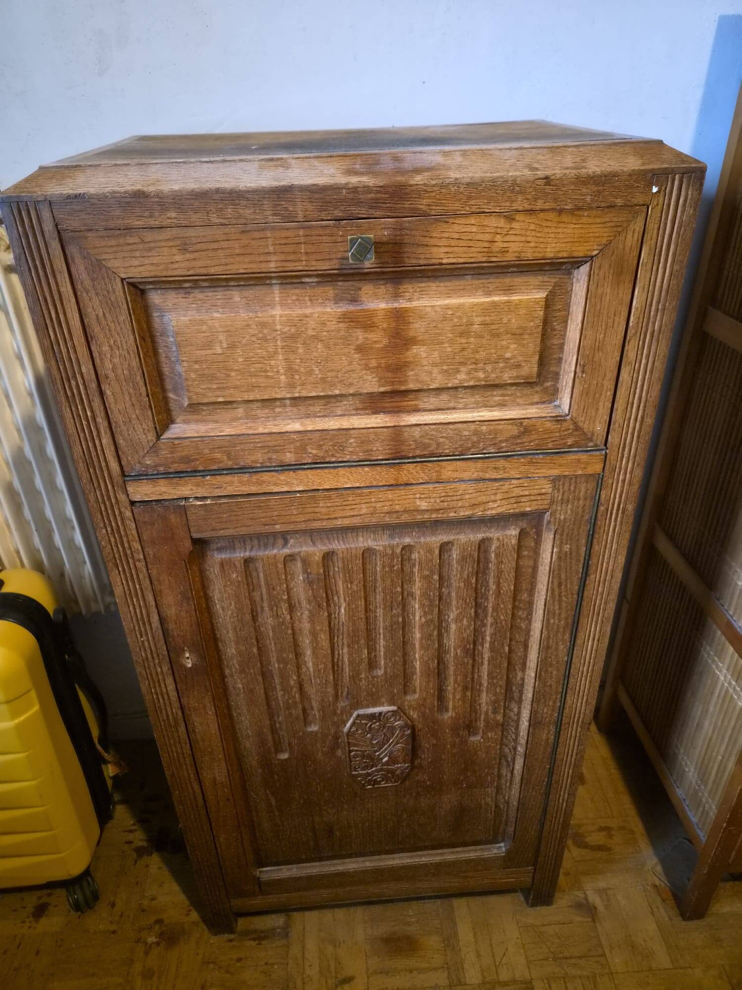 Art Deco radio/gramophone cabinet – solid oak – 1930s-40s
