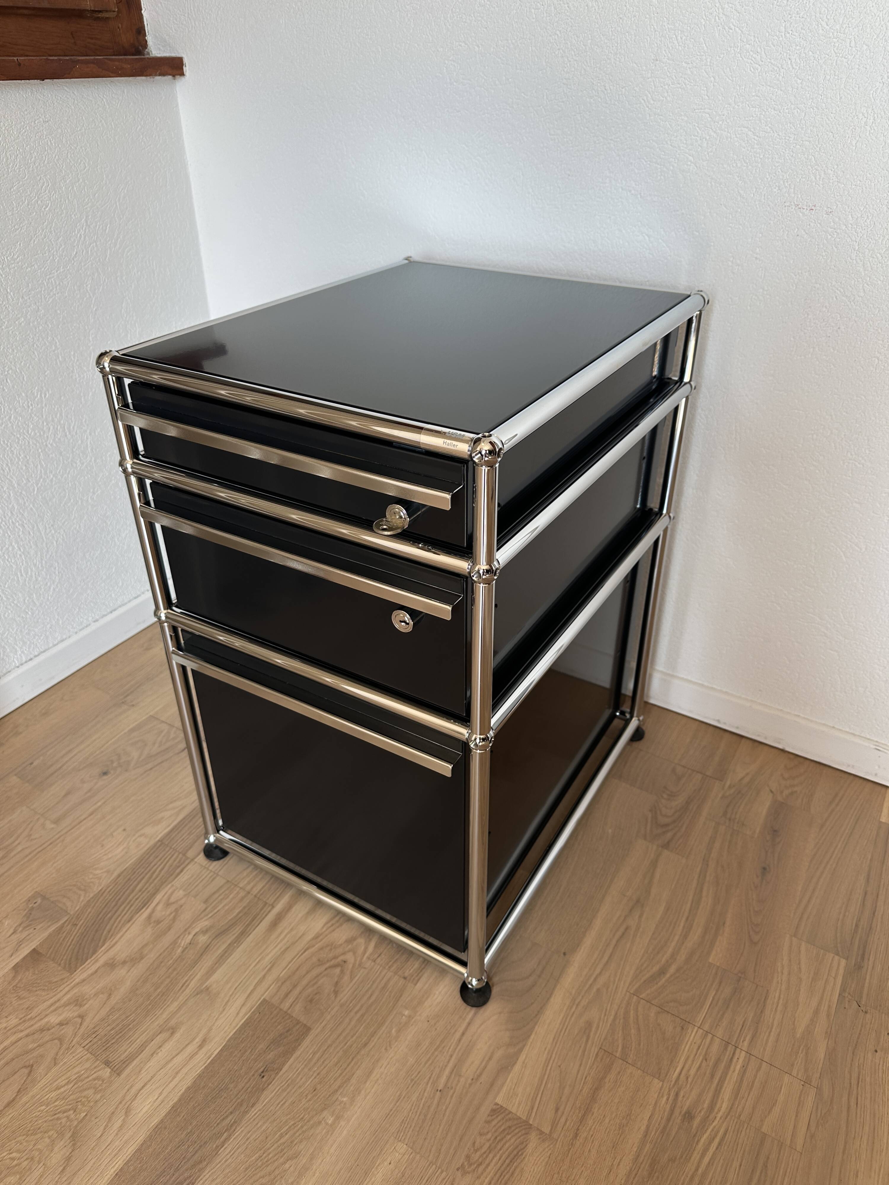 USM Haller cabinet in Graphite Black