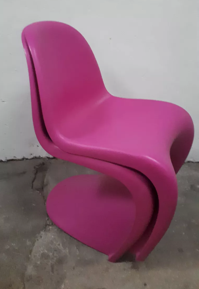 Pair of Panton chairs by Verner Panton, Vitra