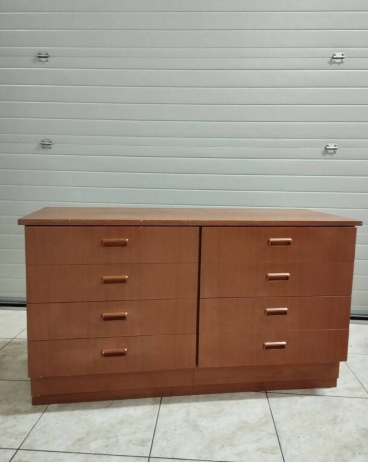 Scandinavian chest of drawers with 8 drawers