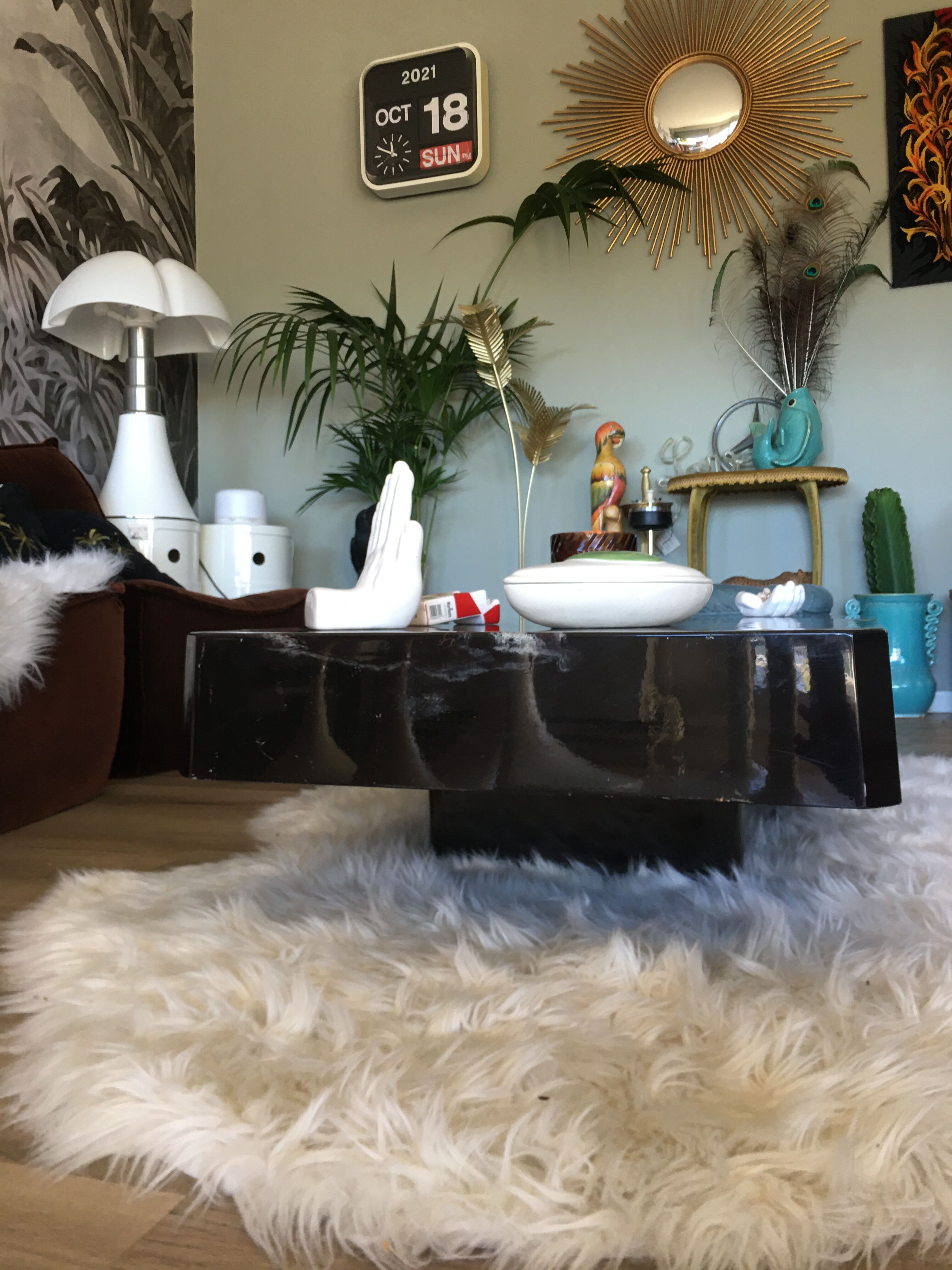 Coffee table 70s black marble effect