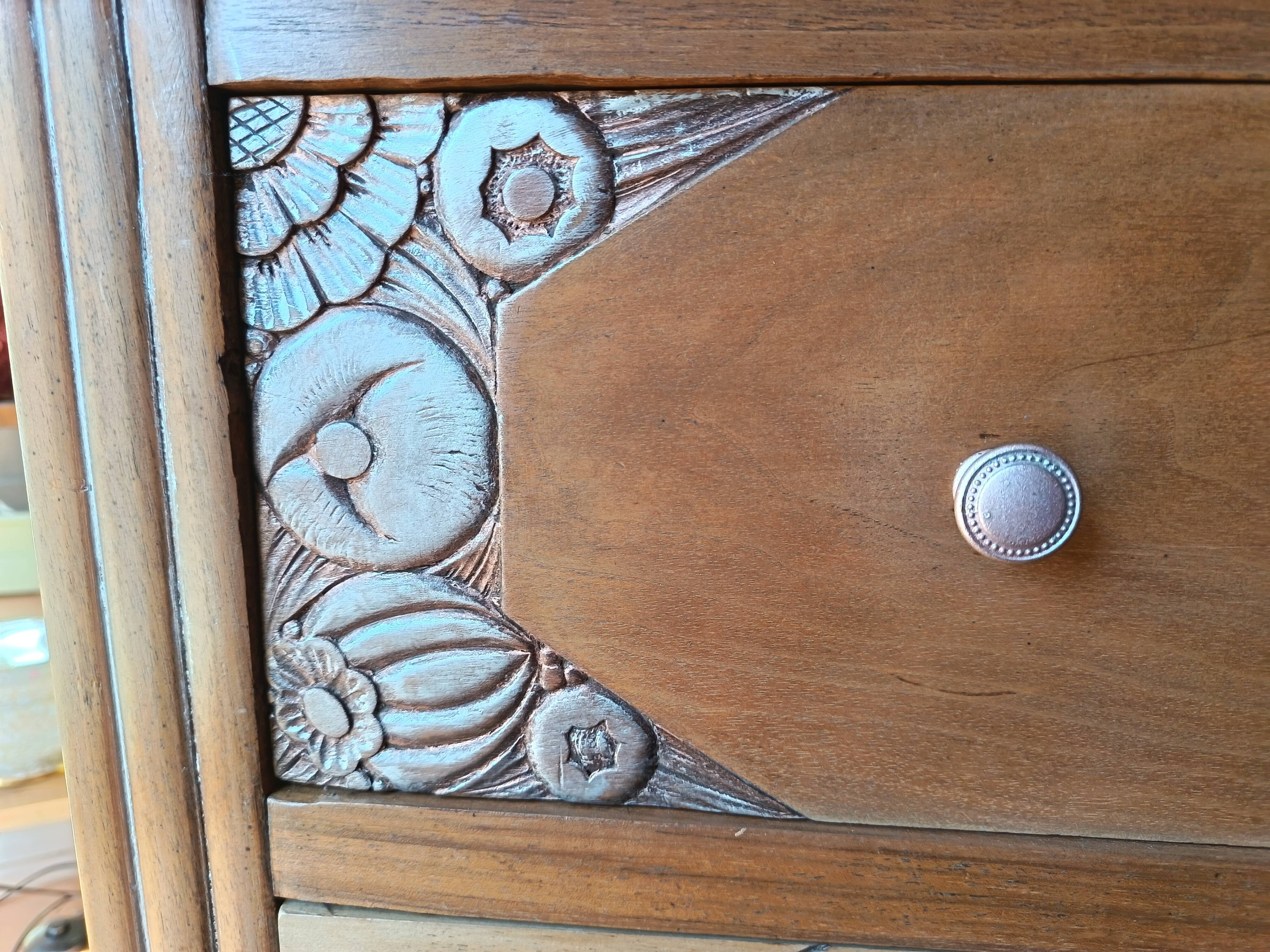 Art Deco chest of drawers