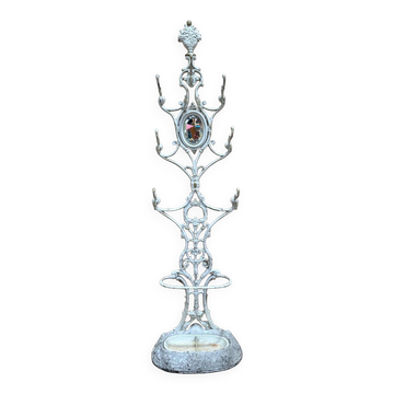 Coat rack in cast iron from the Art Nouveau period – with receiving tray.