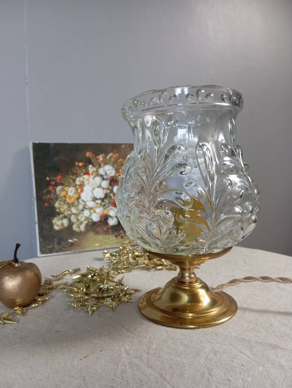 Brass foot table lamp, transparent textured molded globe, art deco style
