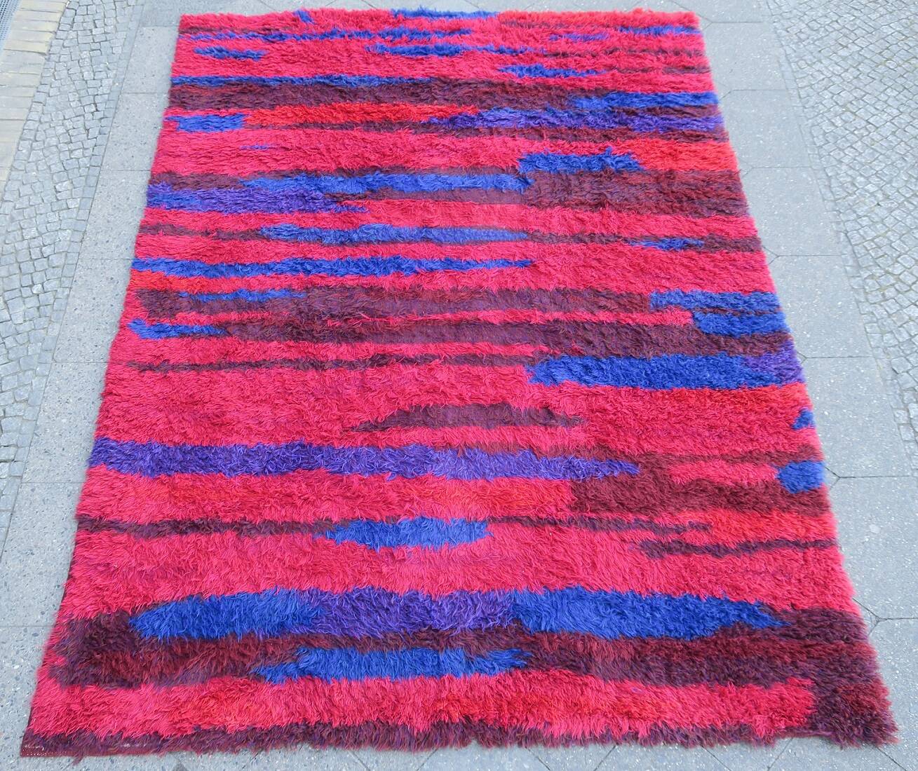 Tapis à poils longs noué à la main du milieu du siècle par Walter Mack, étiqueté - années 1960