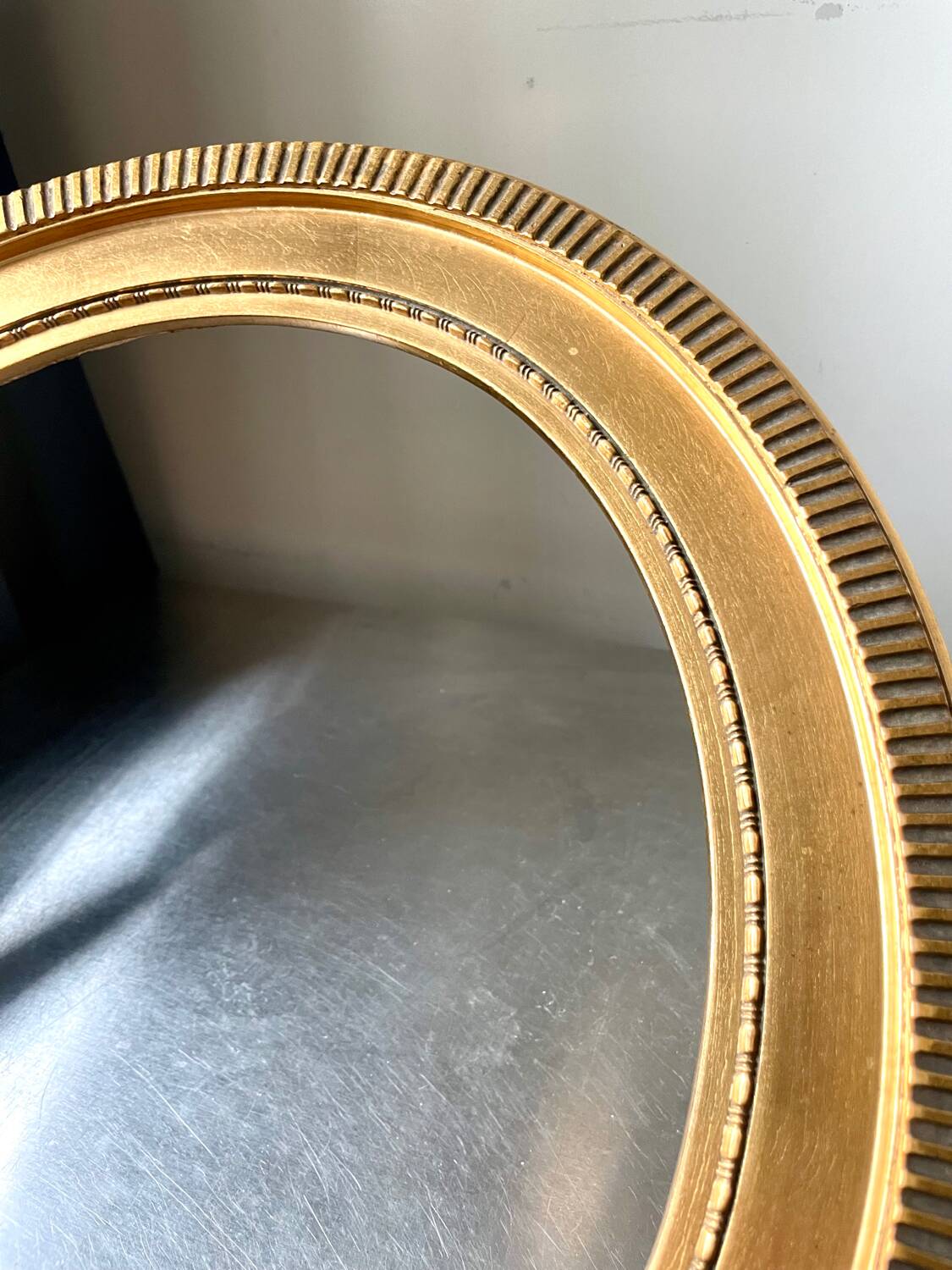 Large antique oval frame gilded wood 46  cm x 40 cm