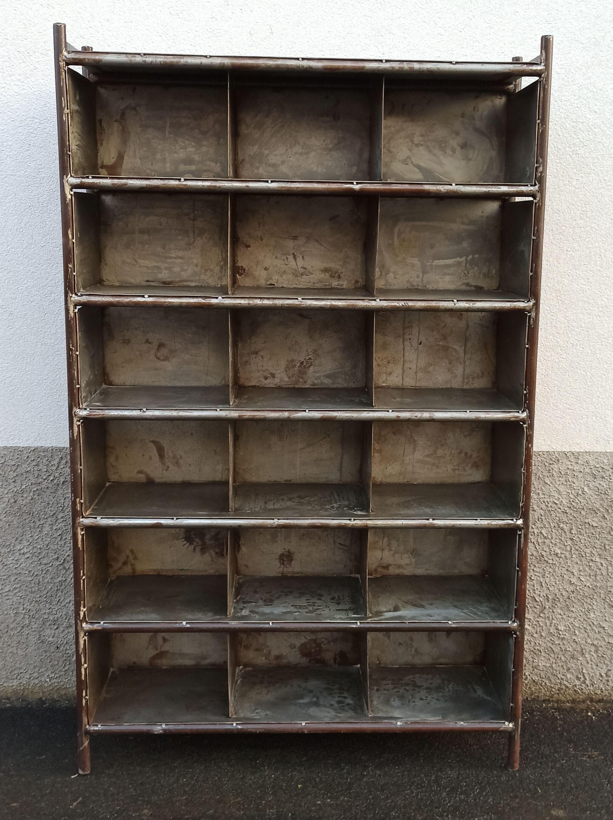 Shelf with metal lockers