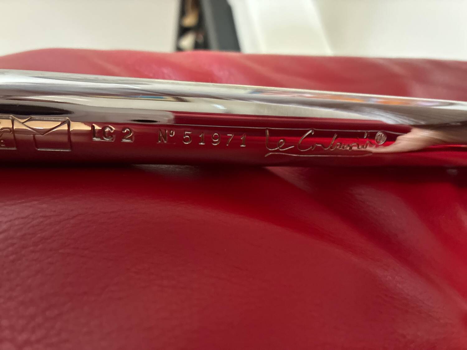 2 fauteuils LC2 Le Corbusier rouge Cassina