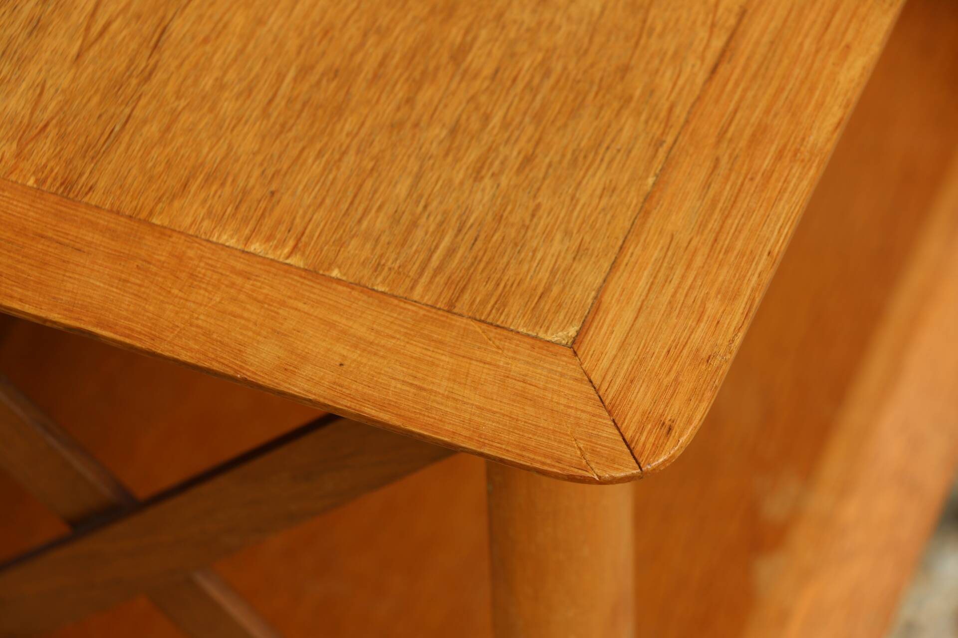 Crossed lattice bedside table veneered in oak
