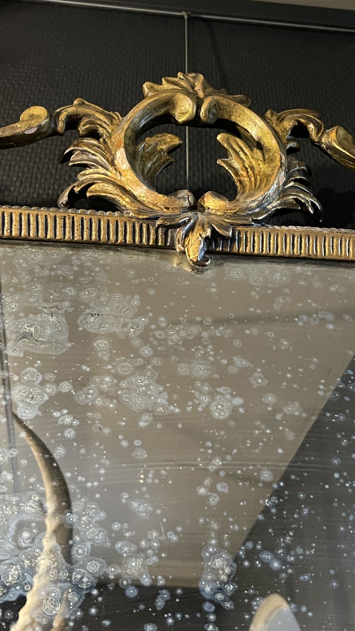 Gilded mirror Louis XV Rocaille in Carved and Stuqué Wood, nineteenth century