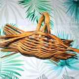 Vintage basket with handle in woven rattan 1960-1970 hippie chic decorative pocket