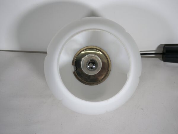 Plafonnier en verre opale des années 1970, design Peill Putzler