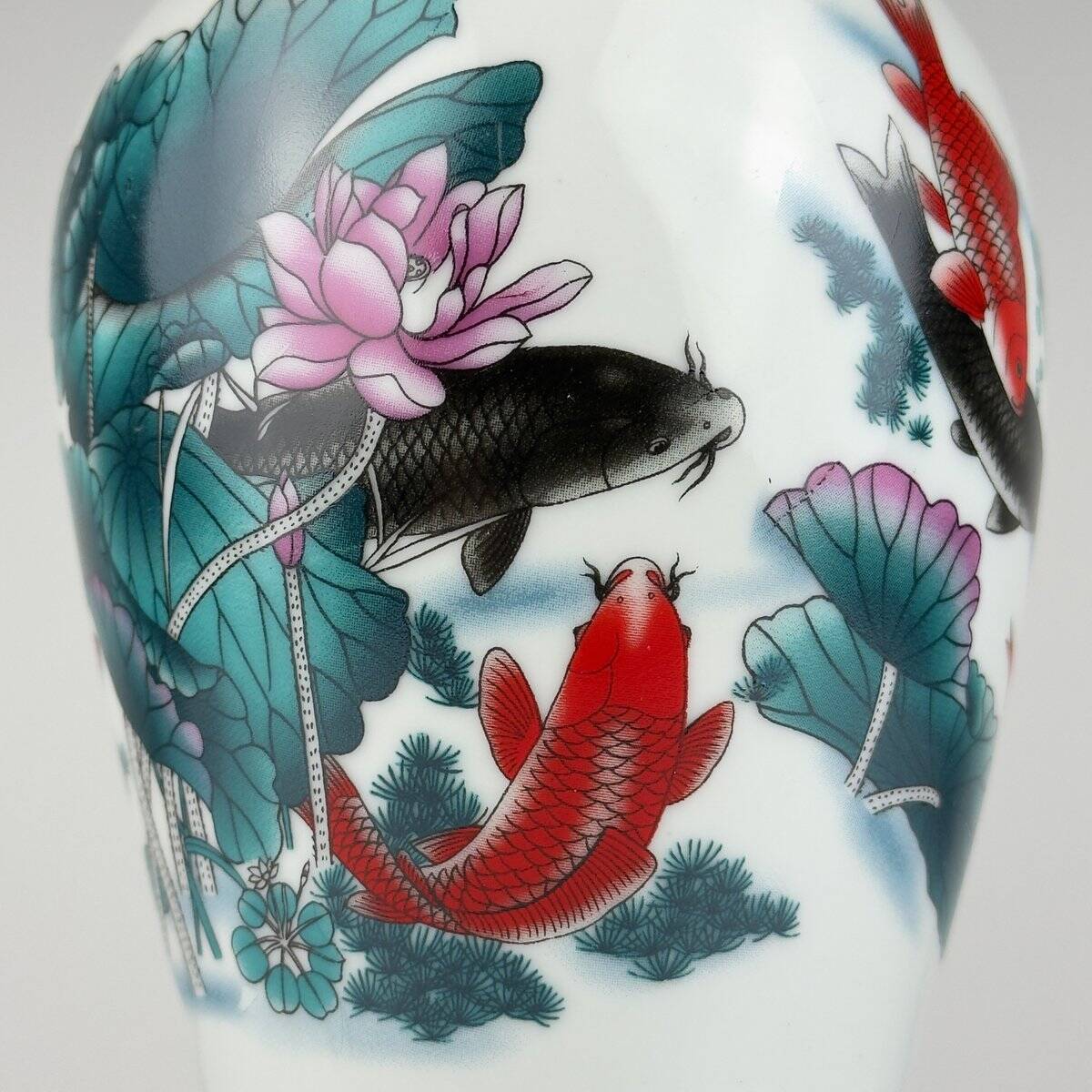 Vintage Chinese export porcelain vase, China, 1970s