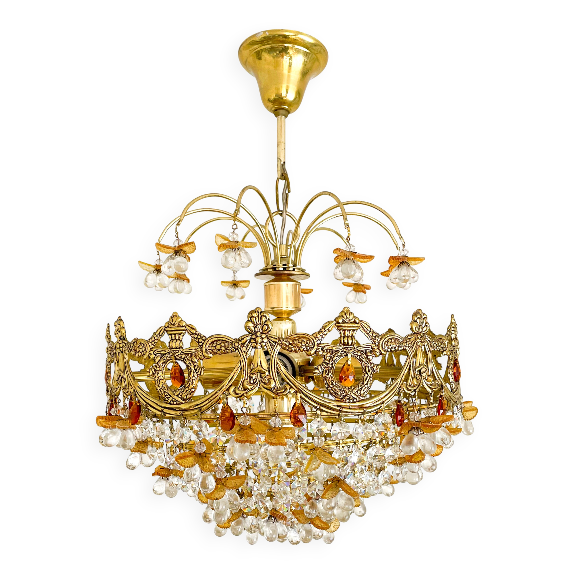 Exceptional vintage chandelier in Murano style crystal, orange, brass.