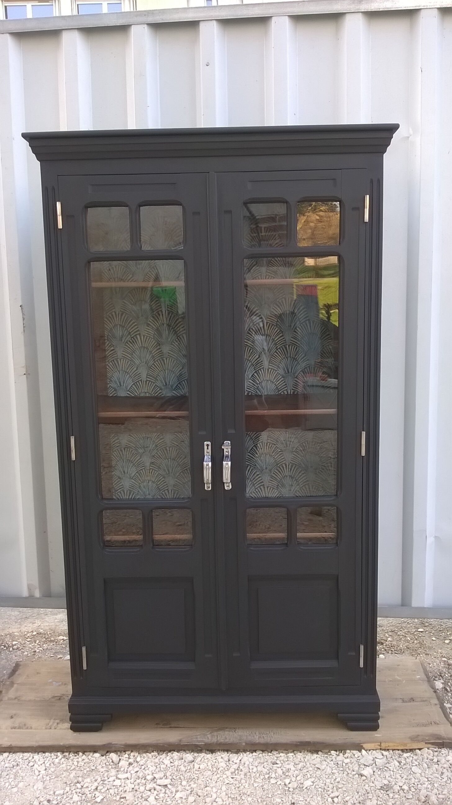 Parisian showcase cabinet 1930