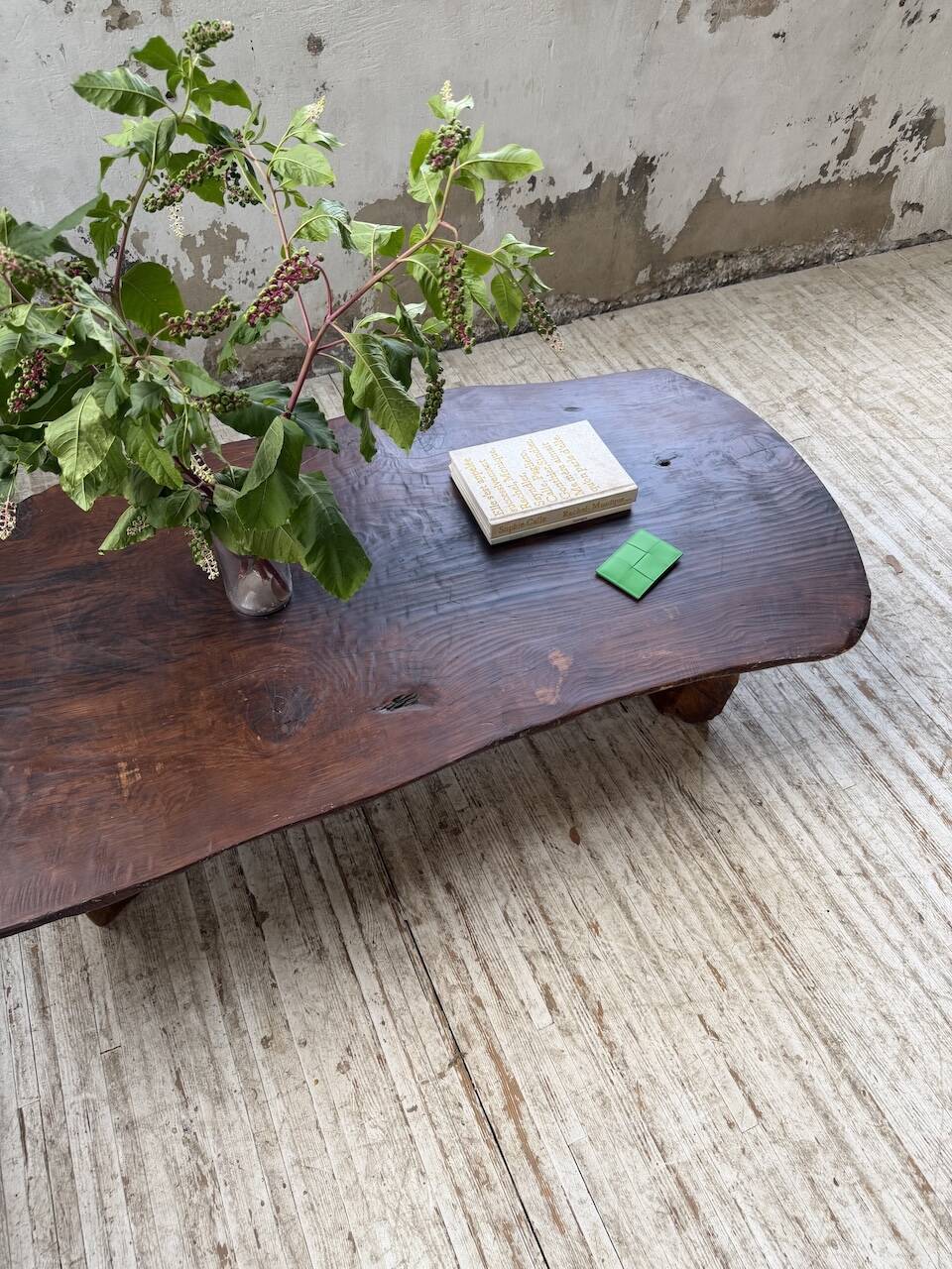 Table basse brutaliste artisanale 1950