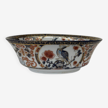 Bol ovale en porcelaine fine de Chine Signée " SAJI" ref 360.030