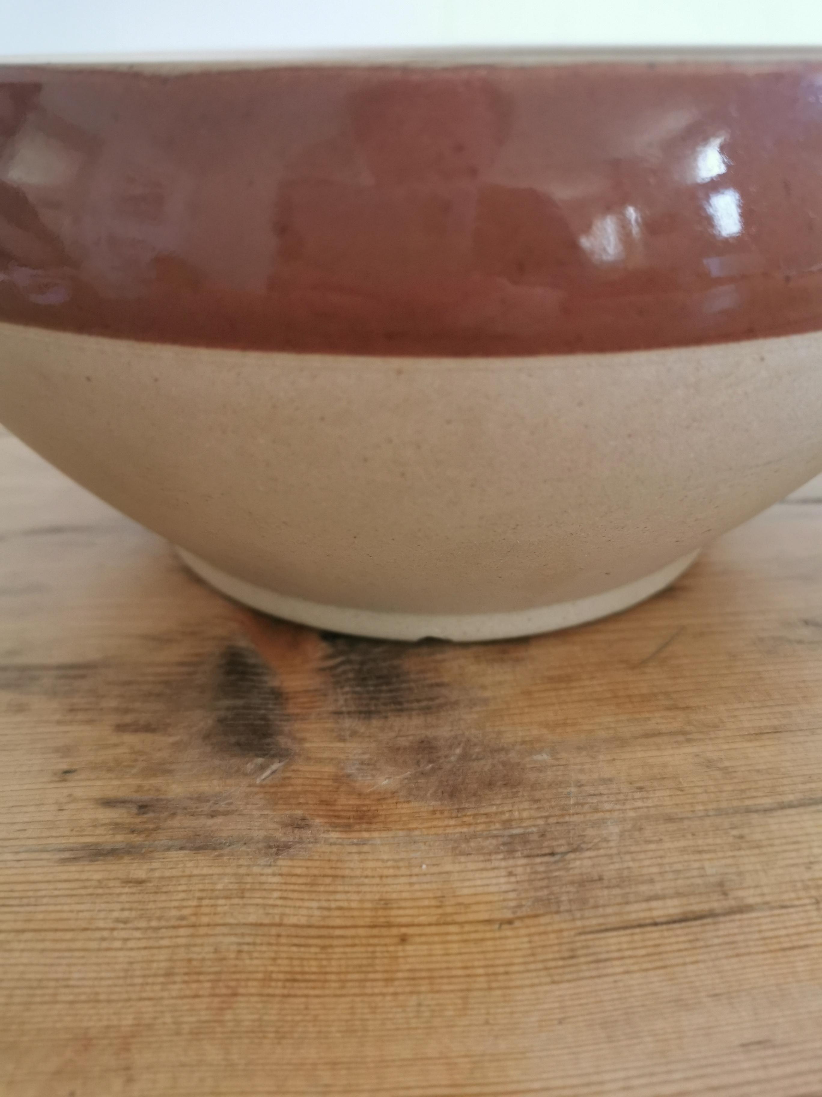 Enameled stoneware salad bowl