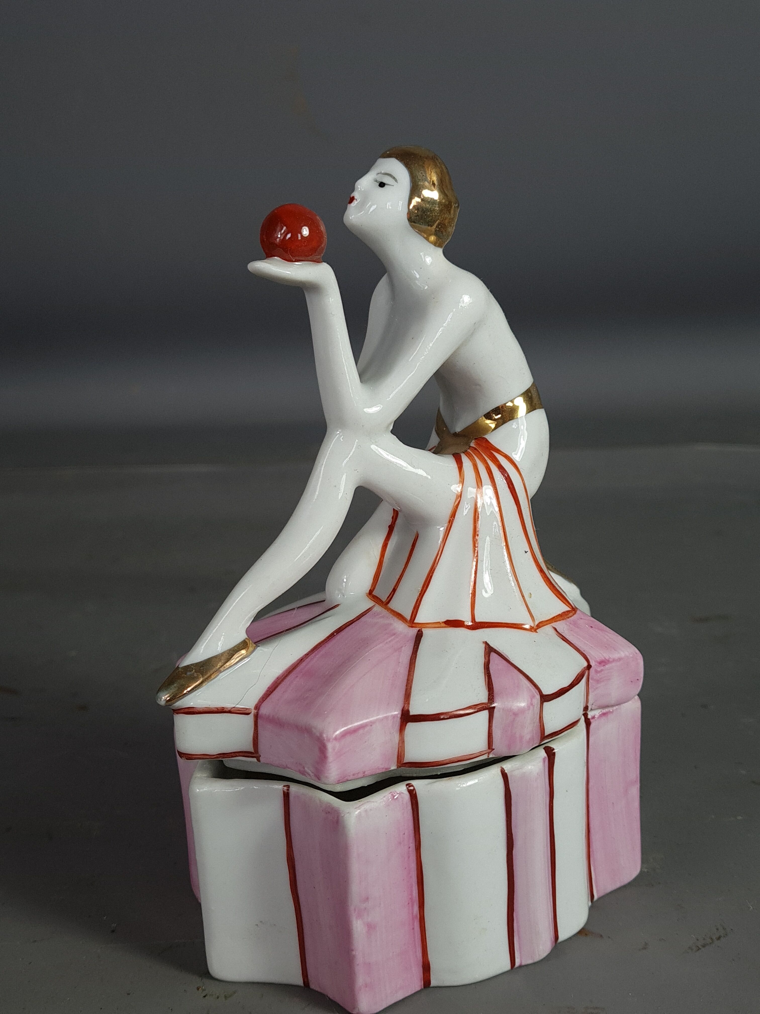 Box or candy porcelain Art Deco style