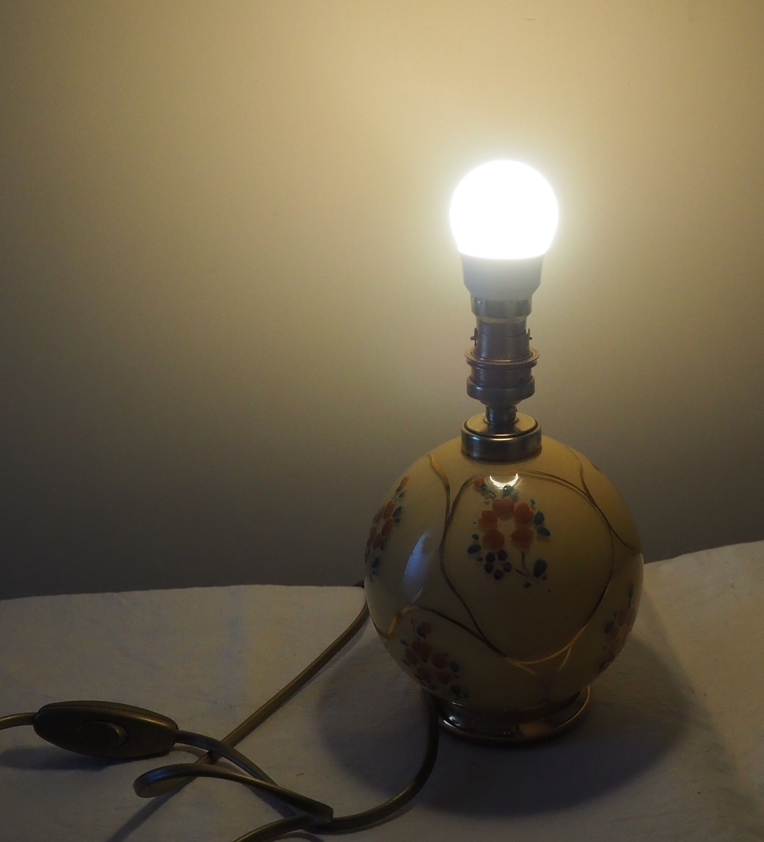 Old lamp foot ball to pose / table / bedside / side glass – floral print