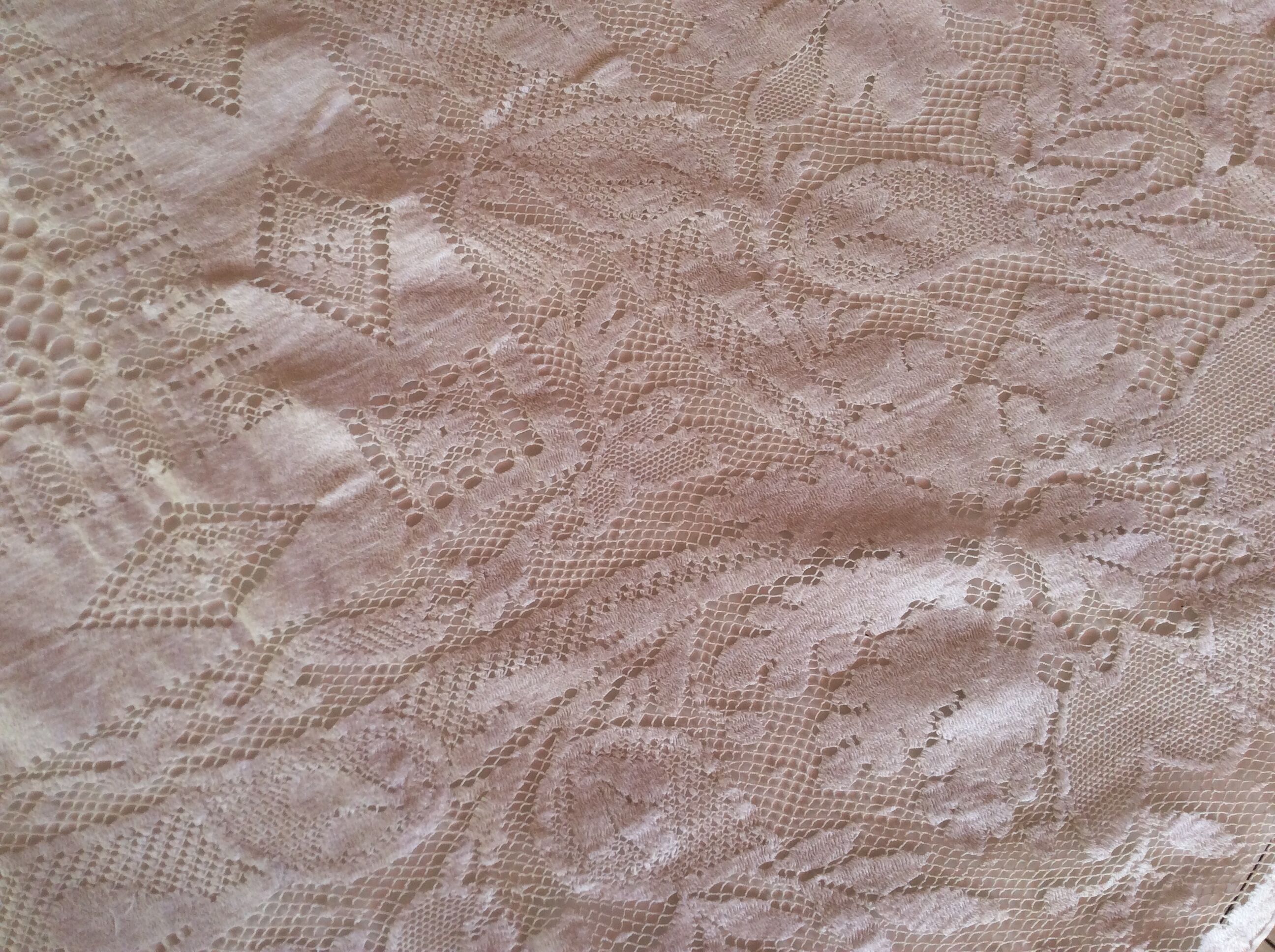 Nappe blanche en dentelle