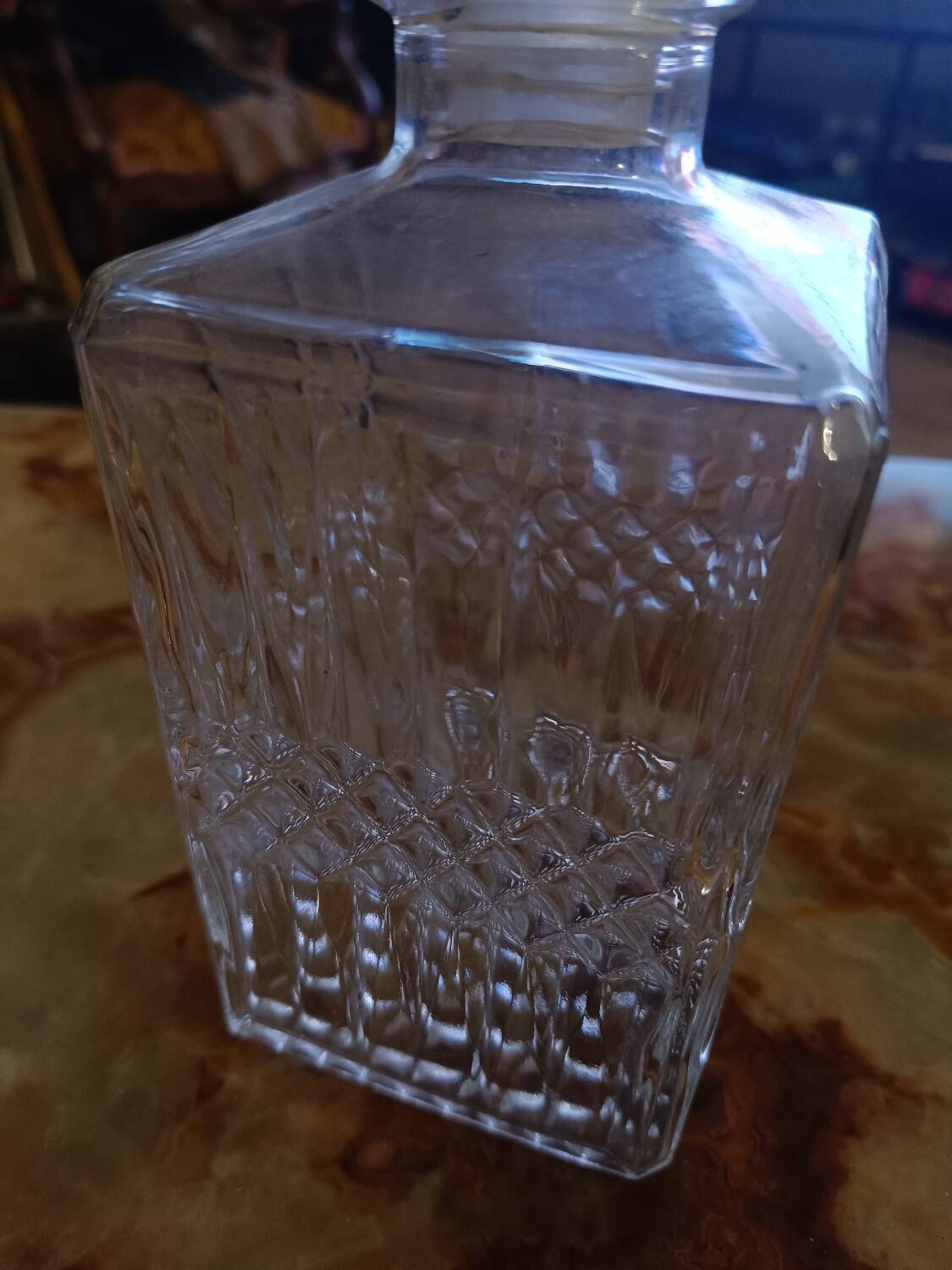Whiskey decanter