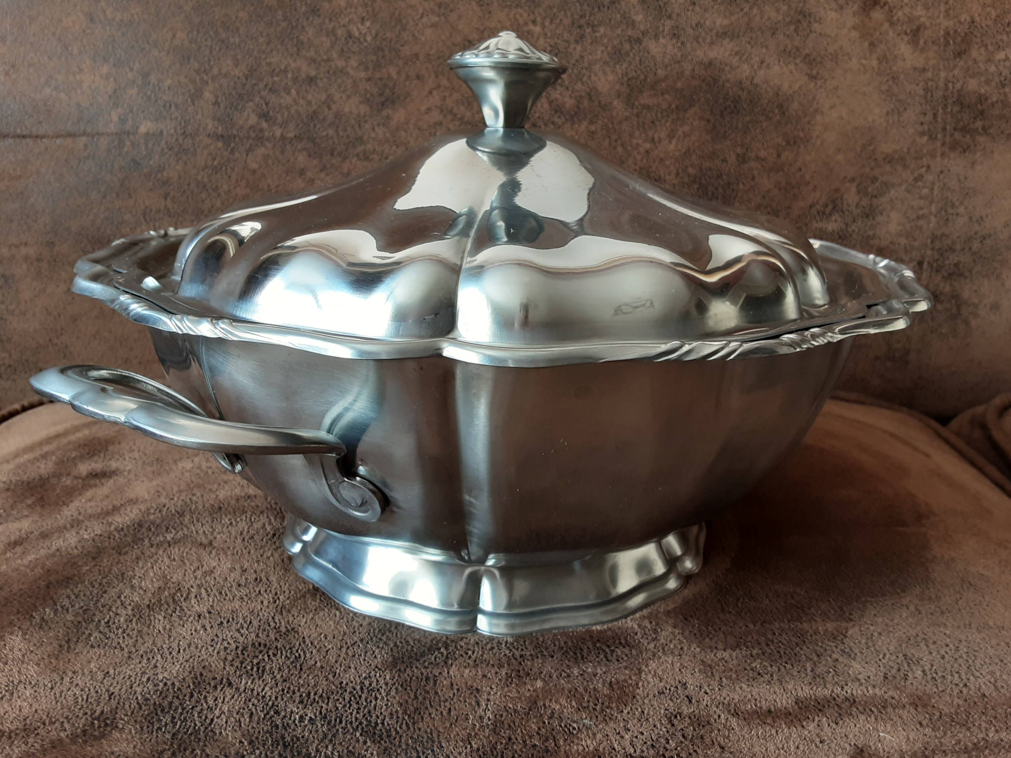 Stainless steel soup tureen