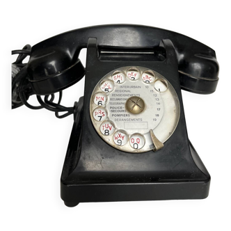 Téléphone ancien en Bakélite