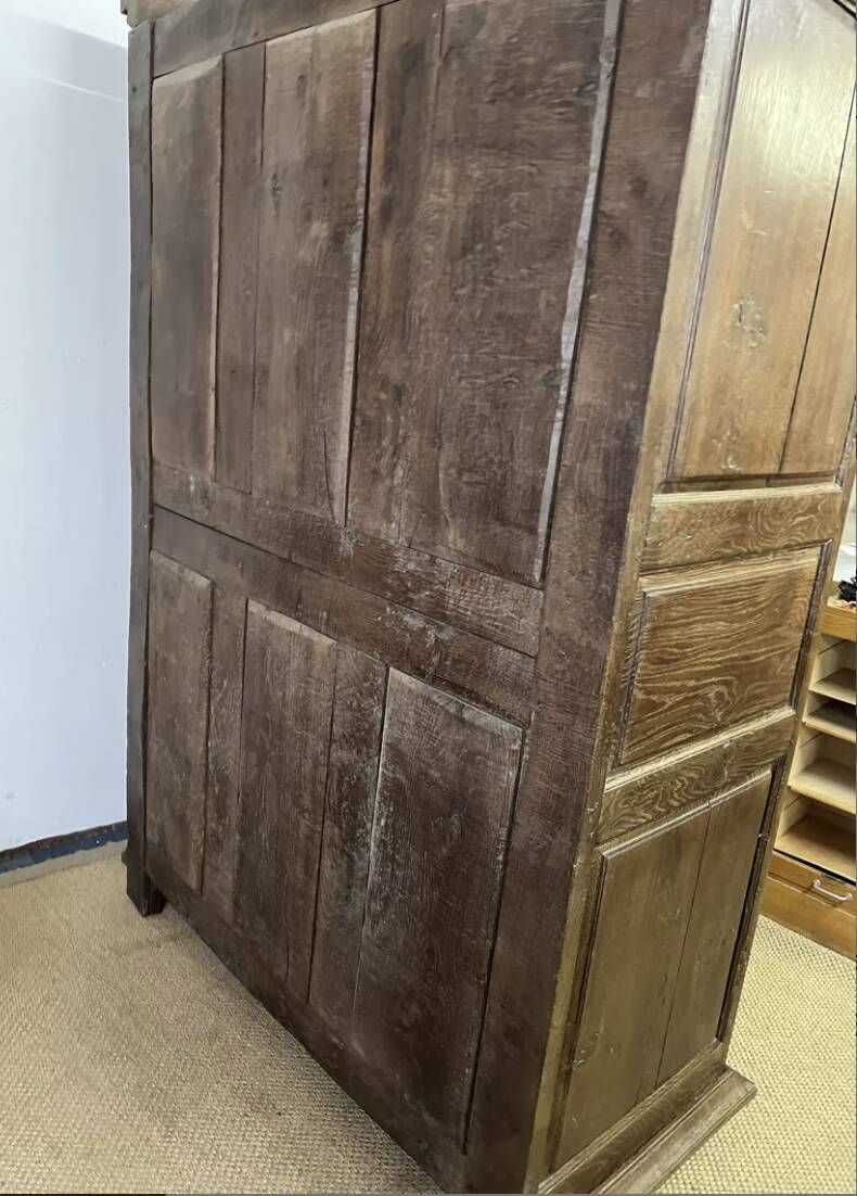Louis XV carved wooden wardrobe from the 18th century