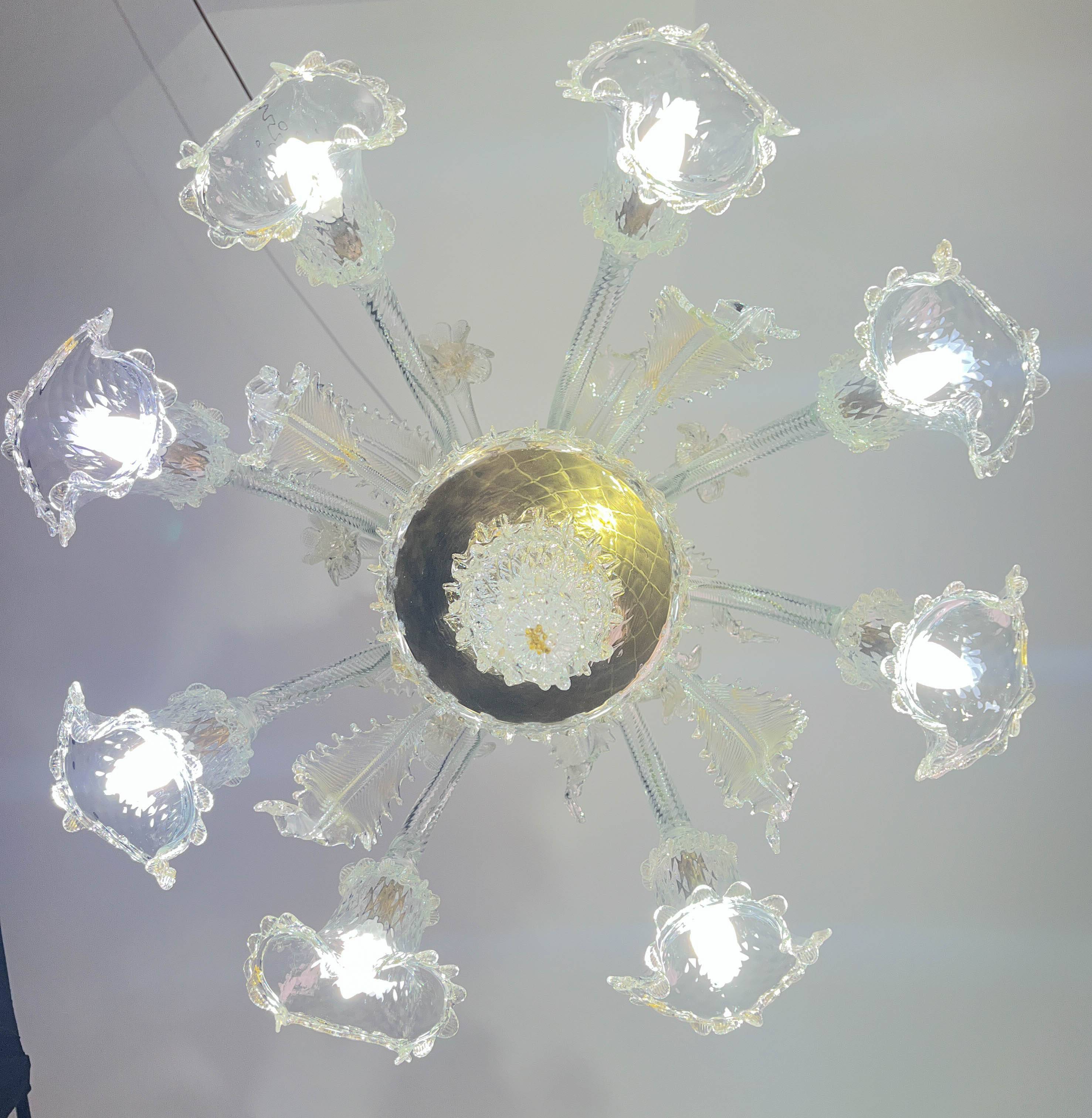 Wonderful large size Venetian chandelier, transparent and gold Murano glass