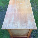 Vintage oak desk with 5 drawers and 1 pull.