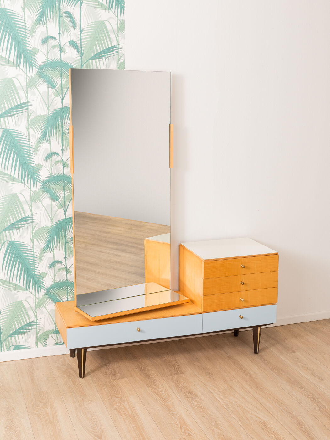 Dressing table from the 1960s